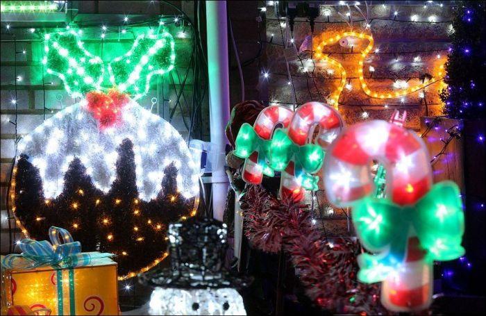 MULT nu înseamnă şi frumos. Cele mai împodobite case de Crăciun: "Factura la lumină se triplează" 287898