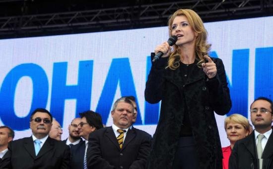 Klaus Iohannis announced his support for Alina Gorghiu at the PNL’s presidency