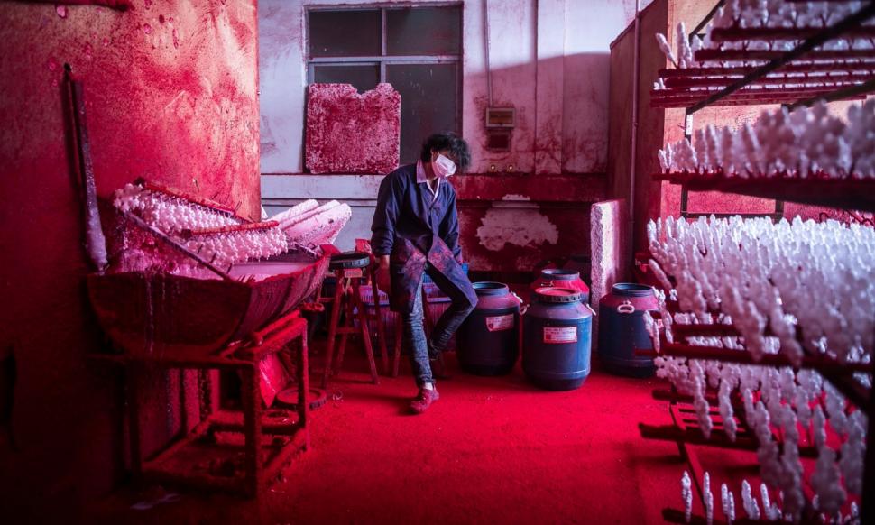 Aşa arată în realitate "Atelierul lui Moş Crăciun". Orăşelul din China care produce decoraţiuni de Crăciun pentru întreaga lume  288307