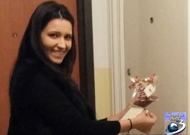 #faptebune: Provocarea zilei de 19 decembrie - Lasă bomboane la uşa unui vecin