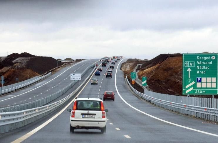O nouă bucată de autostradă se deschide astăzi. Şoferii vor putea să circule pe tronsonul Nădlac-Arad
