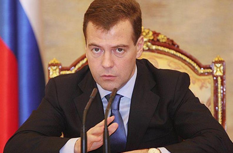 Dmitri Medvedev: Rusia riscă o RECESIUNE SEVERĂ