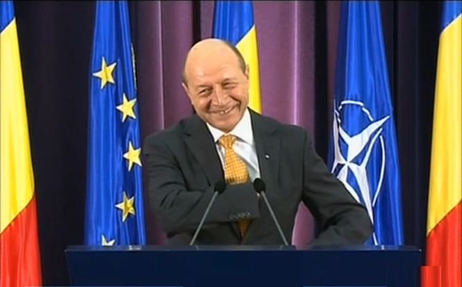 Băsescu nu s-a mişcat POPULAR pentru Udrea