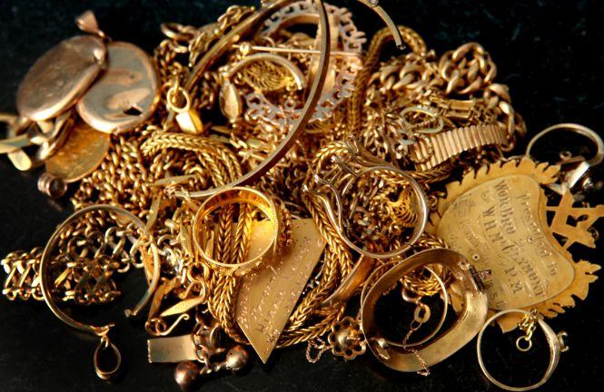 Trei români au dat un jaf de milioane în Dubai. Ei au furat bijuterii de 2,6 milioane lei