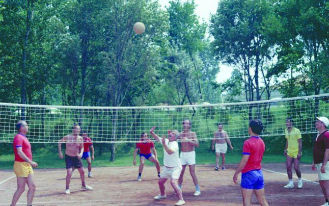 "Nu şi-ar fi imaginat vreodată ce avea să i se întâmple". Ce făcea Nicolae Ceauşescu: "Elena CONDUCEA chiar şi acolo" 288822