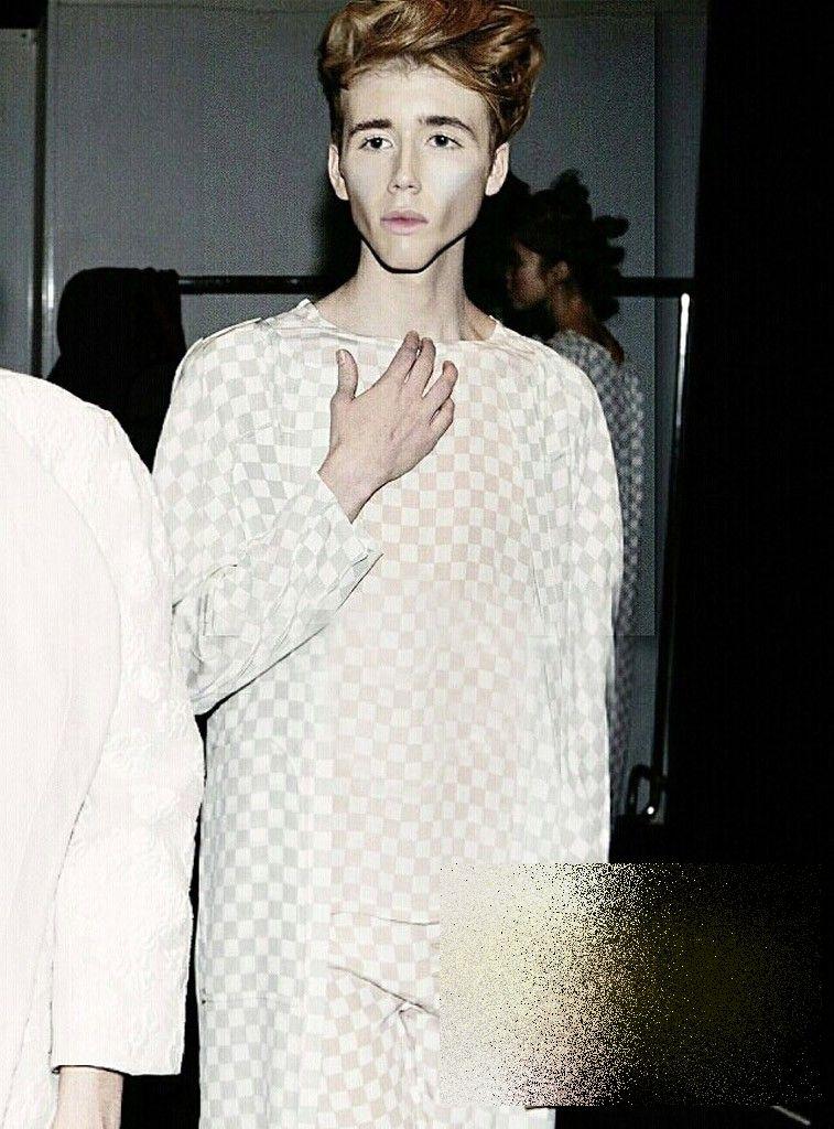 Tânărul care a şocat Rusia. Nu are strop de grăsime în corpul său: "Ajutaţi-mă! Dacă nu mănânc voi muri" 288808