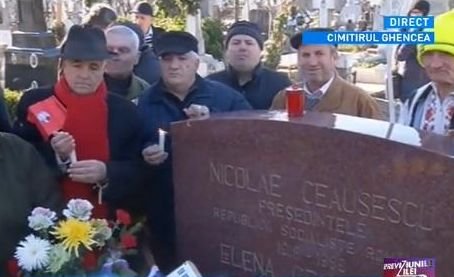 Zeci de nostalgici, la mormântul lui Nicolae Ceauşescu