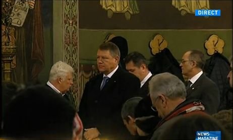 Prima apariţie publică a preşedintelui României în 2015. Klaus Iohannis, la liturghia de la Catedrala Mitropolitană Ortodoxă din Sibiu