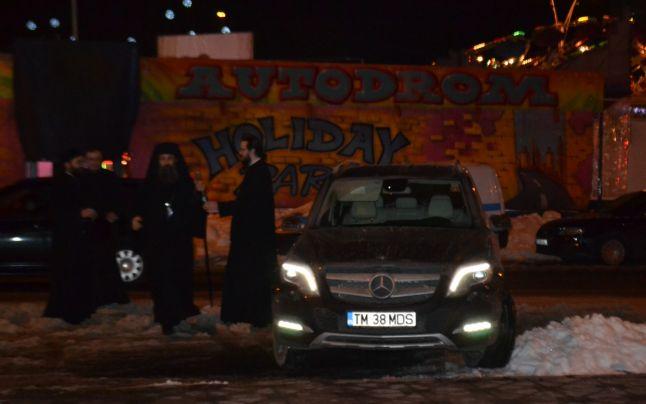 IMAGINILE care nu mai au nevoie de niciun COMENTARIU. Cine s-a dat jos din acest BOLID de 75.000 de euro: "Ar trebui să fie cei mai UMILI oameni" 289627