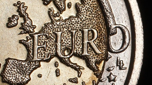 Avertismentul analiştilor financiari: Economia zonei euro este în pericol să recadă în recesiune 