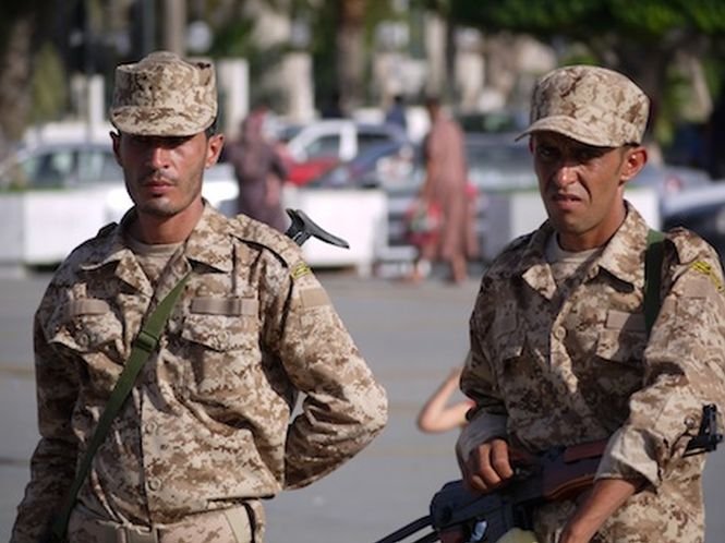 Guvernul libian cere comunităţii internaţionale arme pentru a lupta împotriva miliţiilor