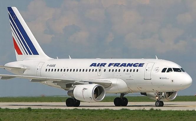 Pilotul unei curse Air France a decis să aterizeze de urgenţă, după ce şi-a dat seama că are probleme medicale