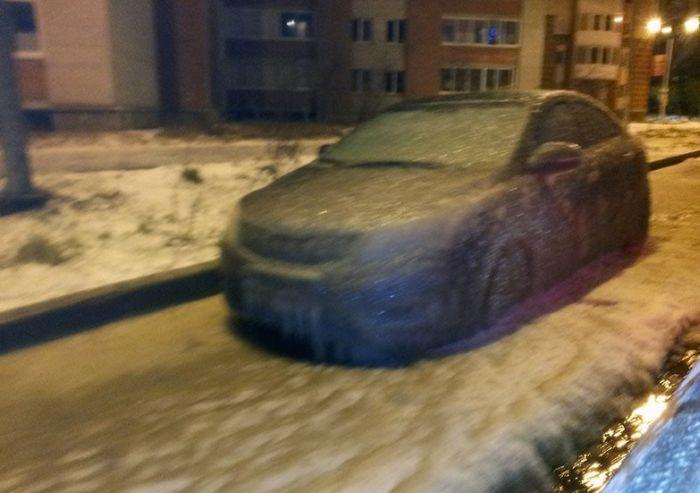 "Va mai putea intra în maşină... la primăvară!" Cum şi-a găsit proprietarul autoturismul după GERUL din noaptea de Revelion 289813