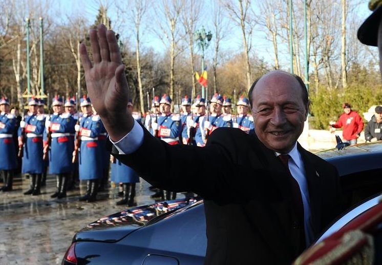 RA-APPS i-a dat lui Traian Băsescu o listă cu 7 oferte de reşedinţă