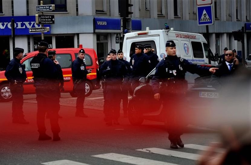 Oficial francez: Şapte persoane, arestate preventiv în ancheta privind atacul de la Charlie Hebdo #jesuischarlie
