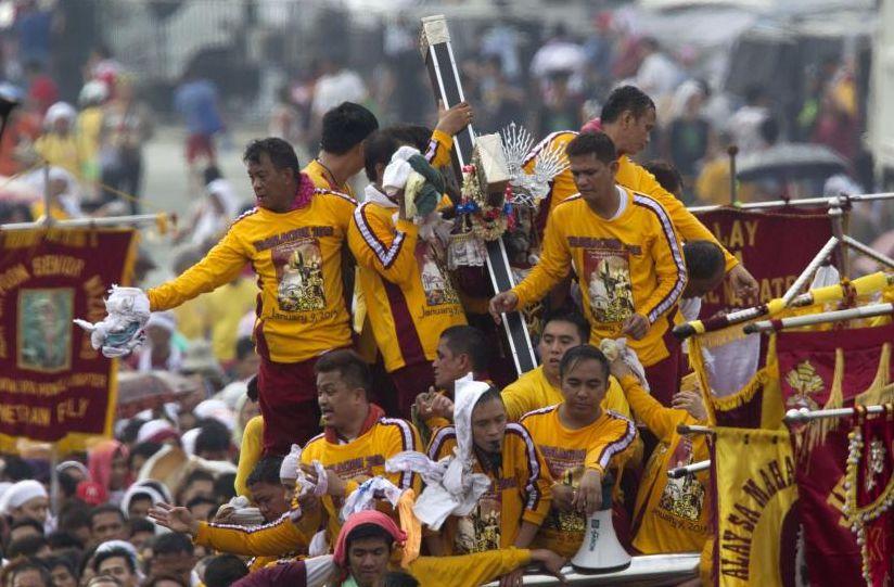 2 morţi şi 1.000 de răniţi, în urma unei procesiuni religioase în Manila 290503