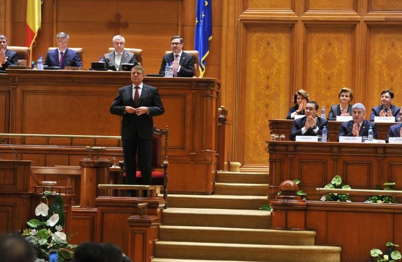 Klaus Iohannis începe CONSULTĂRILE cu partidele parlamentare
