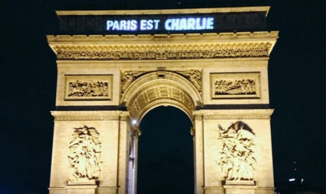 &quot;Parisul e Charlie&quot;.  În semn de solidaritate cu victimele, milioane de oameni din întreaga lume au &quot;adoptat&quot; numele Charlie 