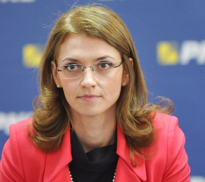 Alina Gorghiu, despre Victor Ponta: Nu îi înţeleg disperarea cu care se agaţă de funcţii