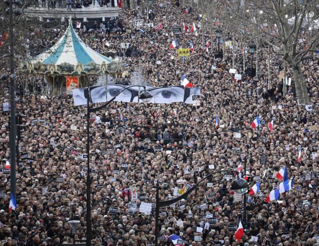 Aproape 4 MILIOANE de francezi au ieşit în stradă în memoria celor 17 victime ale atentatelor teroriste. "Suntem UNIŢI" 290596