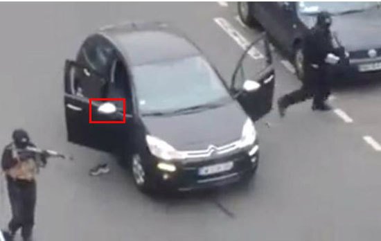 Imaginile pe care POLIŢIŞTII FRANCEZI le-au ţinut ascunse. Maşina folosită de teroriştii de la Charlie Hebdo, DIFERITĂ faţă de cea capturată de poliţie
