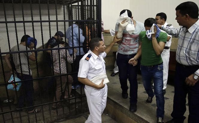 Un tribunal egiptean a eliberat 26 de homosexuali