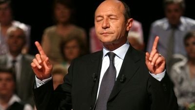 Casele lui Băsescu se împuţinează. Fostul preşedinte mai are la dispoziţie CINCI imobile, din care îşi poate alege reşedinţa