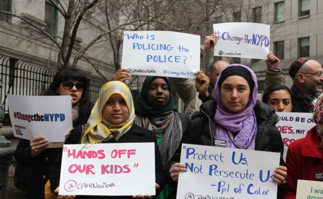 Musulmanii din New York se plâng că sunt spionaţi INTENSIV şi dau în judecată NYPD
