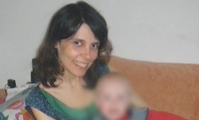 O mamă şi copilul ei, &quot;prizonieri&quot; în Belgia. Femeia pierde custodia fiului, dacă revine în România