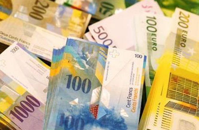Criza francului elveţian în Europa. Ce măsuri iau statele europene pentru a-i ajuta pe cetăţenii care au credite în această monedă