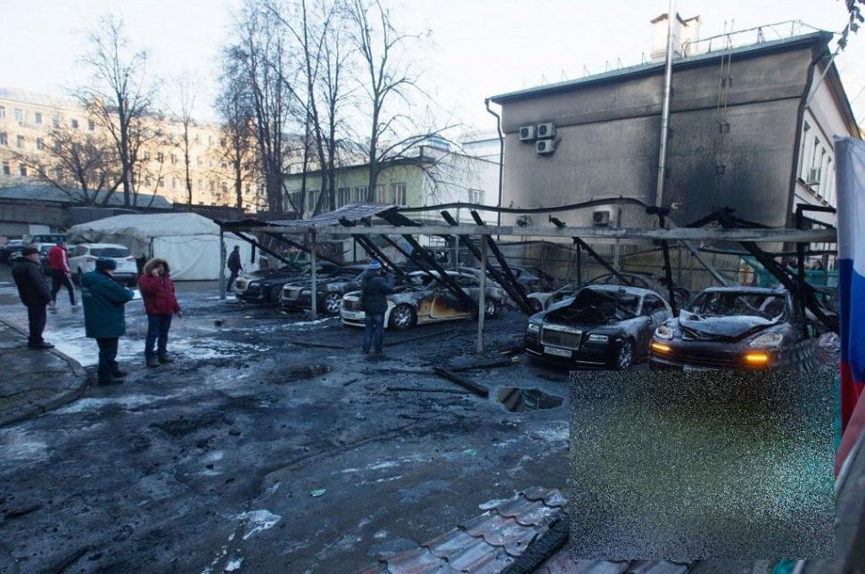 Şi bogaţii plang câteodată. Aşa arată 1 MILION de dolari făcut scrum. Incendiul a avut loc în centrul capitalei 291835