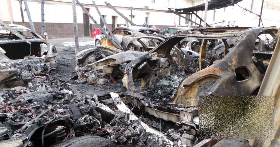 Şi bogaţii plang câteodată. Aşa arată 1 MILION de dolari făcut scrum. Incendiul a avut loc în centrul capitalei 291839