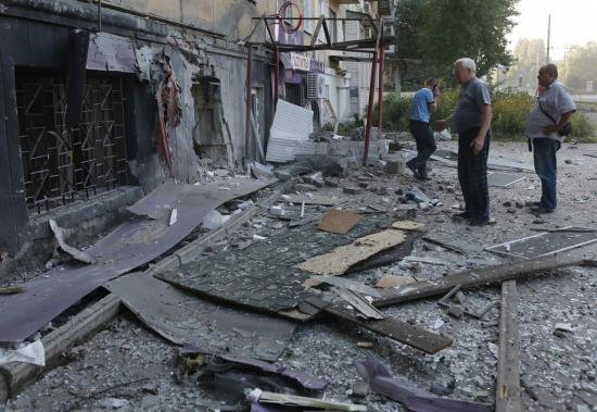 13 oameni au murit, în urma unui bombardament la Doneţk