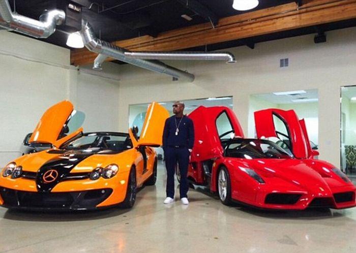 Cine era în pat lângă acest morman de bani: "Asta e viaţa pe care o duc zi de zi" 292192