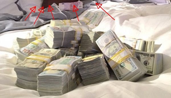 Cine era în pat lângă acest morman de bani: &quot;Asta e viaţa pe care o duc zi de zi&quot;