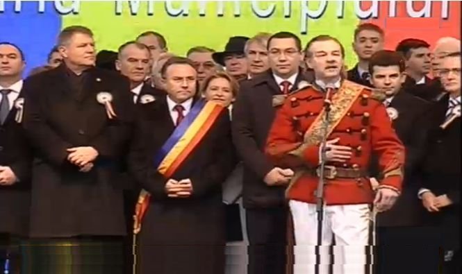 Iohannis şi Ponta, la manifestările organizate la Iaşi de Ziua Unirii. Preşedintele, baie de mulţime