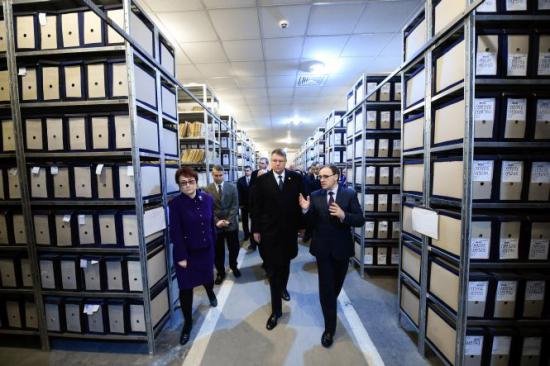Iohannis inspected the Securitate archives and consulted some files: I want us to have a Museum of communism in Romania