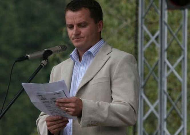 Primar din Hunedoara, săltat de DNA pentru corupţie