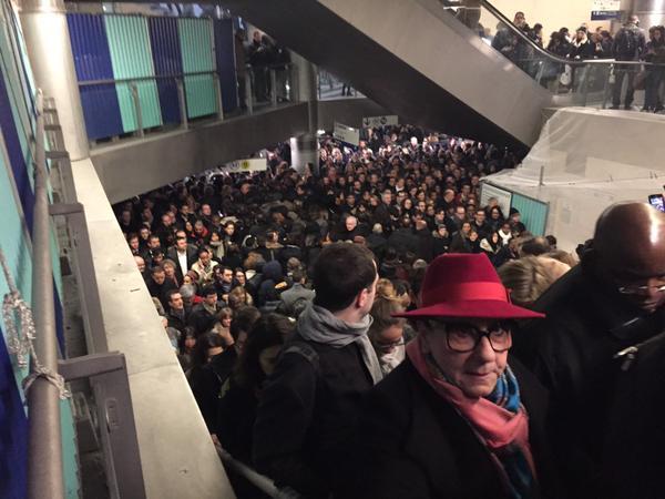 Paris. Grevă spontană în sistemul public de transport în comun, declanşată de o altercaţie violentă dintre un conductor şi un pasager 293072