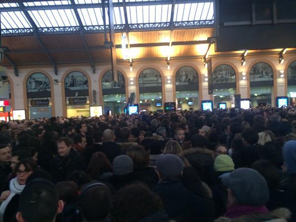 Paris. Grevă spontană în sistemul public de transport în comun, declanşată de o altercaţie violentă dintre un conductor şi un pasager 293073