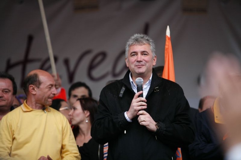 Cine merge pe înserat la Traian Băsescu ACASĂ?! Soţia lui Videanu, primită la Vila Lac3, reşedinţa fostului preşedinte