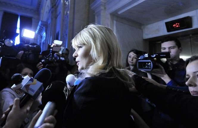 Prima cerere de arestare a Elenei Udrea va fi discutată în Parlament, luni, la ora 18.00