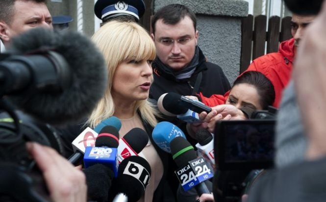 Udrea a făcut o nouă vizită la Poliţie: Merg la Parlament ca să-mi văd dosarul 