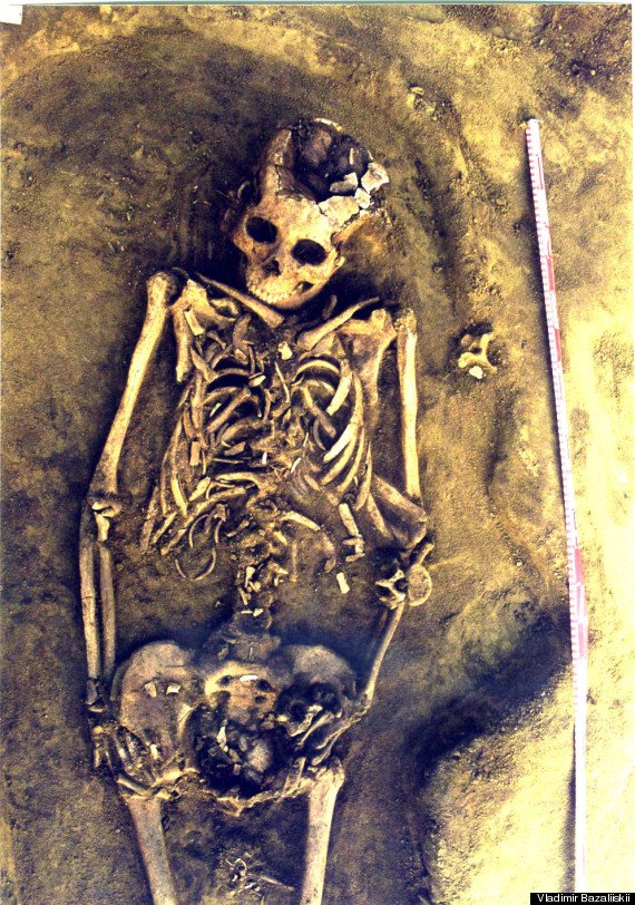 Un mormânt vechi de peste 7000 de ani, dovezi ale celui mai vechi caz descoperit de moarte la naştere