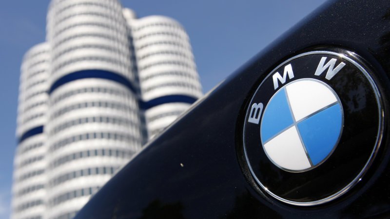 BMW pierde teren în faţa Audi şi Mercedes