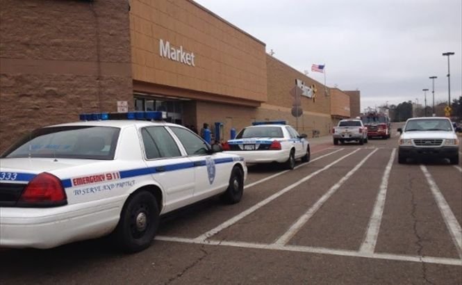 Atac armat într-un Walmart din Mississippi. O persoană a fost ucisă şi cel puţin una rănită