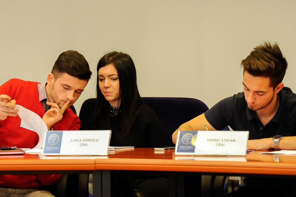 Concursul Dezbate România: 8 echipe, 32 de participanți şi un premiu de 1.000 de euro 296077