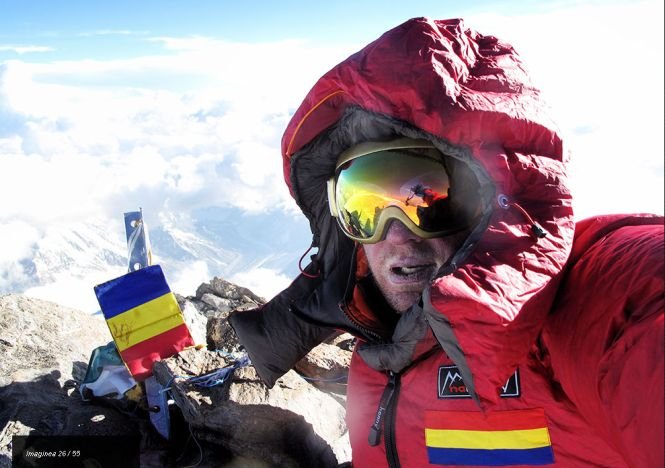 Doi alpinişti români vor să cucerească vârful Everest 