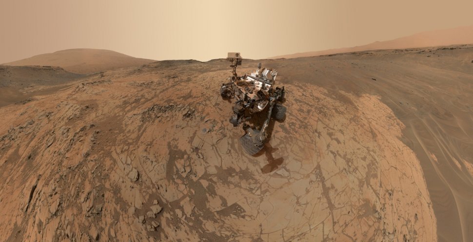 Temerarul robot spaţial Curiosity prezintă cel mai recent selfie panoramic de pe Marte