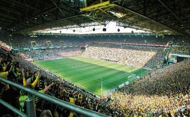 Alarmă REALĂ cu BOMBĂ la stadionul Borussiei Dortmund. Pirotehniştii au dezamorsat un proiectil din al doilea Război Mondial